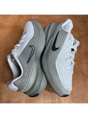 Nike Uplift SCGS Shoes Youth Kids 5.5 Y Light Silver Light Army Green IF1749-006